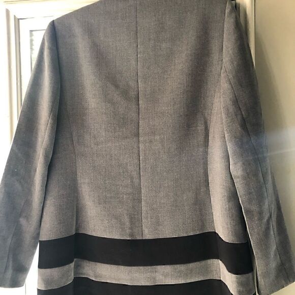 NWT Tahari Gray and black open blazer - Picture 2 of 8